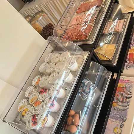 La Dolce Отель Ментона
